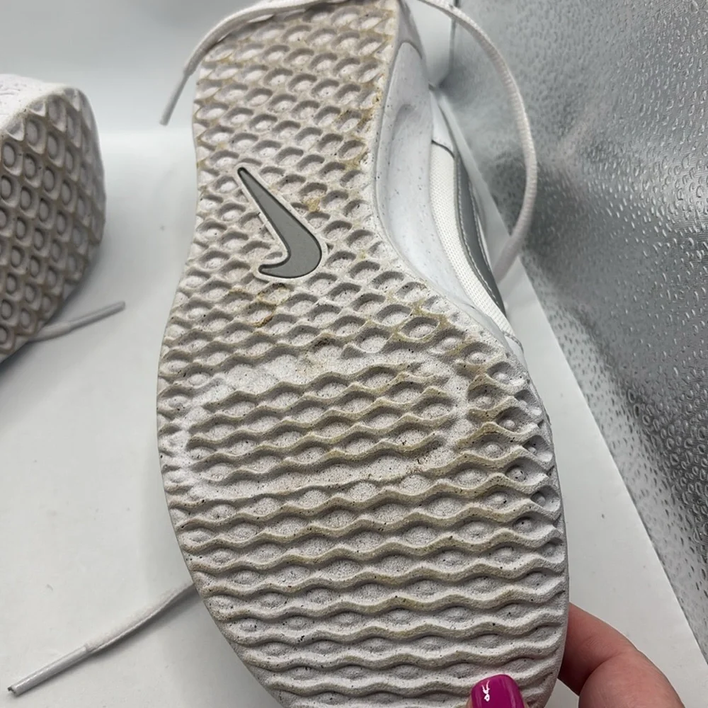 Nike Women's Zoom Court Lite 3 Tennis Shoes White/Grey SZ 9.5 walking minimalist - Picture 9 of 10
